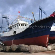 Airbag de llançament i atracament de vaixells